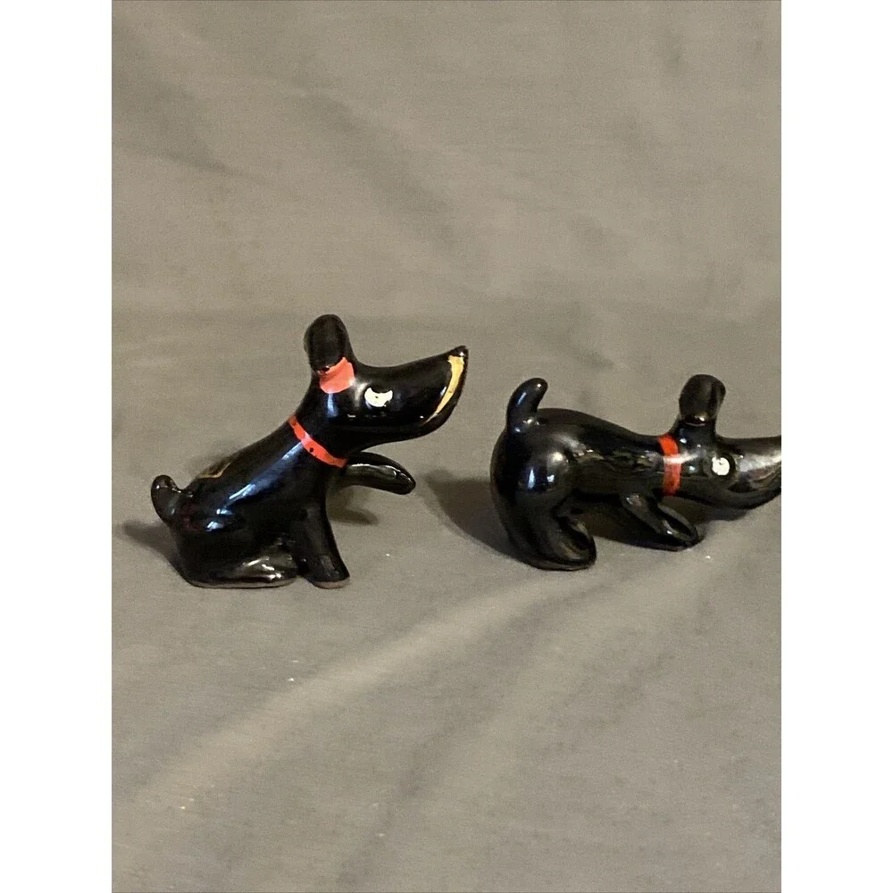 Black Dog Vintage Salt & Pepper Shaker Set Abstract Puppy Dog Japan